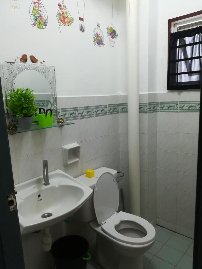 Hagia Medina Muslims Guesthouse ポートディクソン エクステリア 写真