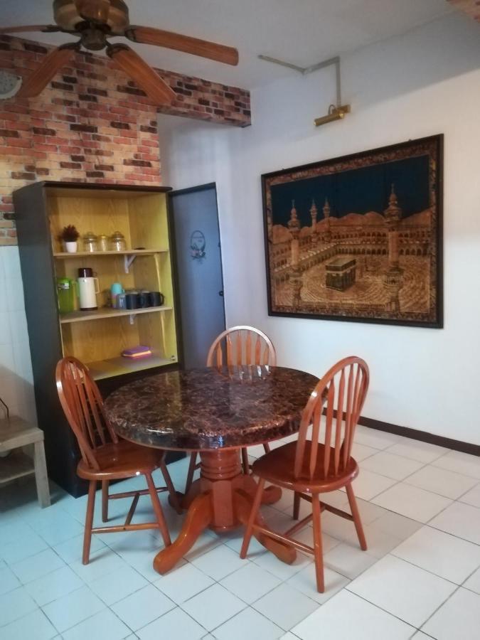 Hagia Medina Muslims Guesthouse ポートディクソン エクステリア 写真